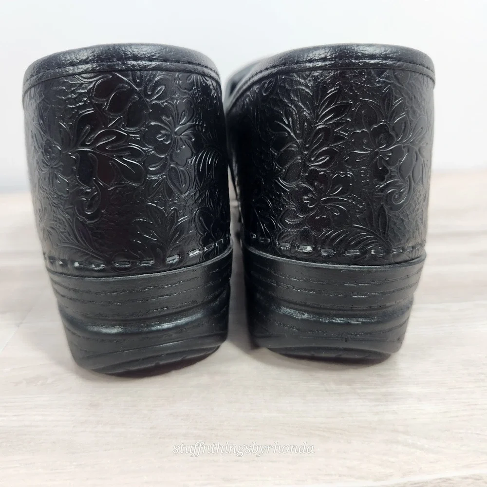 Dansko Black Tooled Leather Floral Professional Stapled Clogs EU 38 US 7.5-8 - Picture 10 of 13